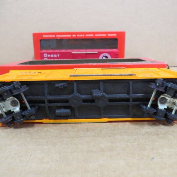7 Assorted Vtg Tyco HO Scale Train Box Cars, Tanker, Caboose + 16 Curved Tracks - Picture 13 of 16